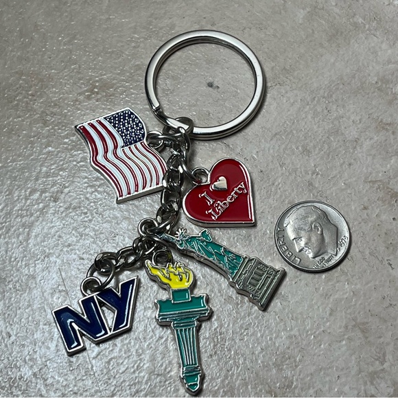 NYC Souvenir Keychain with Charms - Picture 2 of 2